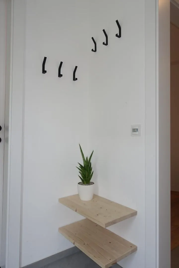 Waldblick - Neubau - Self-Check-In - Kein Verkehr - Am Wald - Parkplaetze Vor Tuer - Apartment Or Double Room Innsbruck