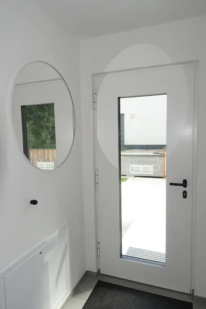 Waldblick - Neubau - Self-Check-In - Kein Verkehr - Am Wald - Parkplaetze Vor Tuer - Apartment Or Double Room Innsbruck