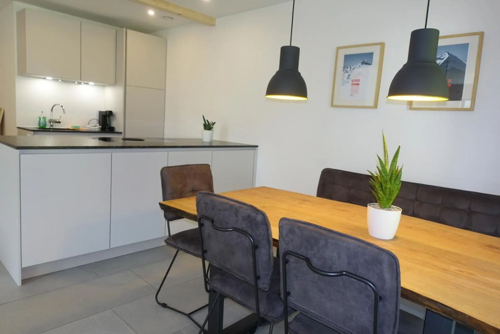 Waldblick - Neubau - Self-Check-In - Kein Verkehr - Am Wald - Parkplaetze Vor Tuer - Apartment Or Double Room Innsbruck