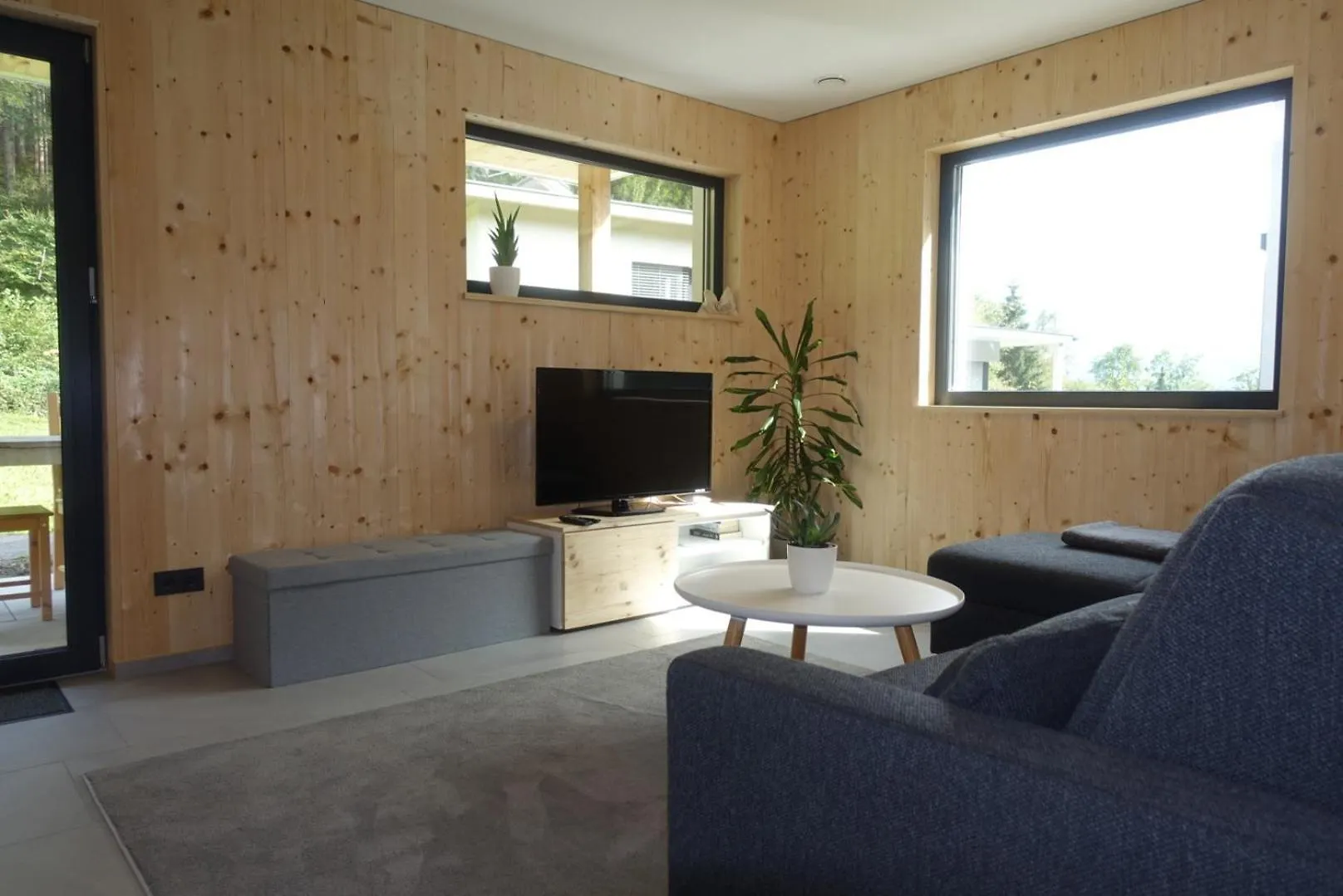 Waldblick - Neubau - Self-Check-In - Kein Verkehr - Am Wald - Parkplaetze Vor Tuer - Apartment Or Double Room Innsbruck