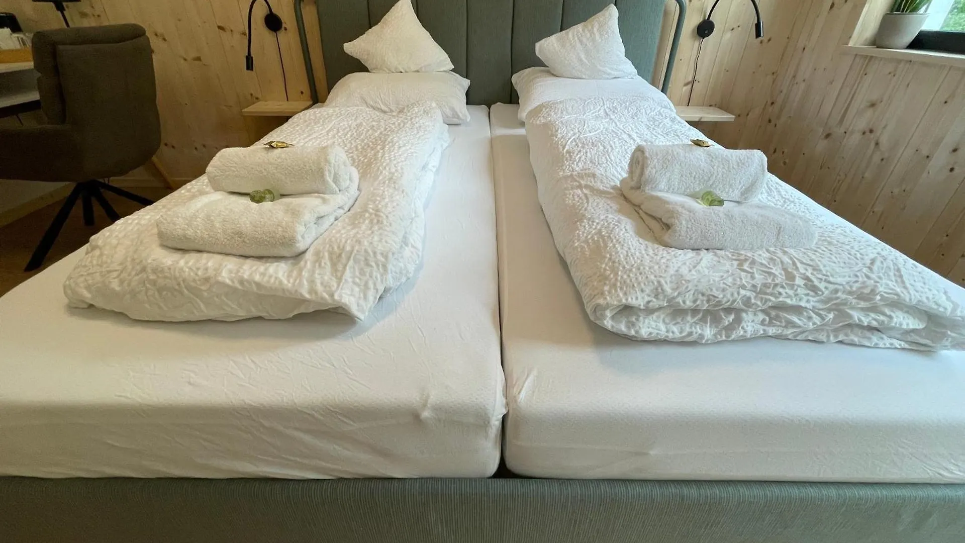 Waldblick - Neubau - Self-Check-In - Kein Verkehr - Am Wald - Parkplaetze Vor Tuer - Apartment Or Double Room Innsbruck