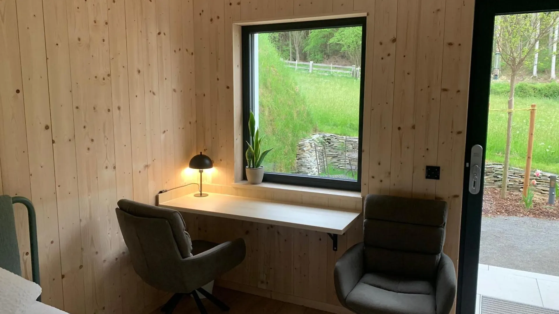 Waldblick - Neubau - Self-Check-In - Kein Verkehr - Am Wald - Parkplaetze Vor Tuer - Apartment Or Double Room Innsbruck 0*,  Austria